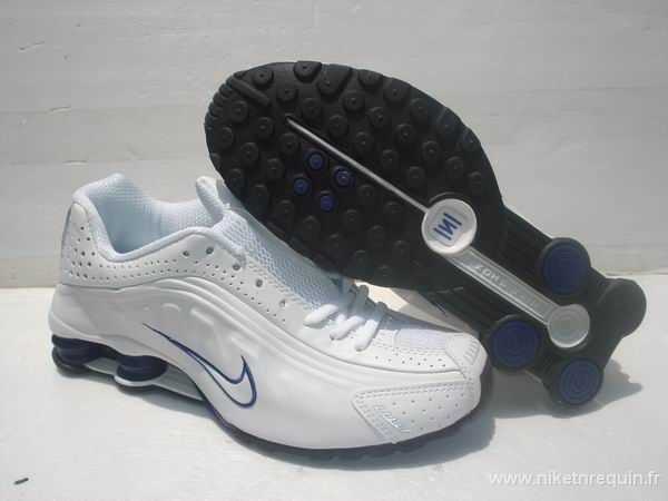 Nike Shox R4 baskets blanc marine (1)